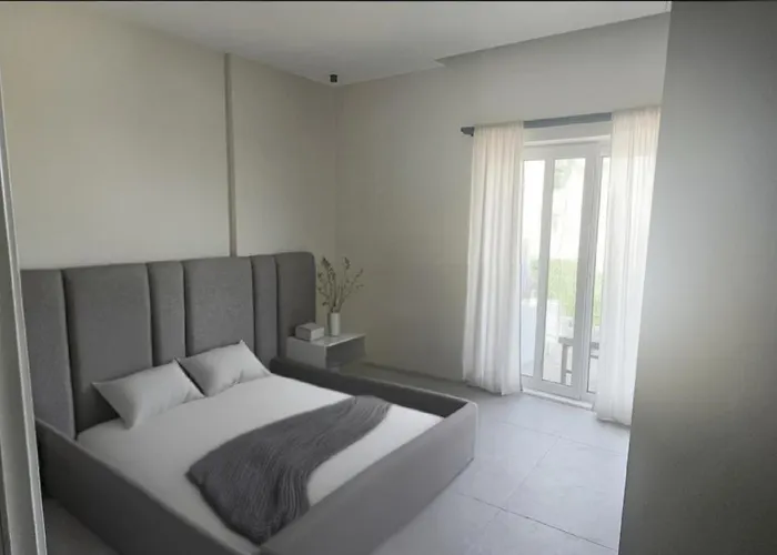 Seaside Escape - 50 M To Shore 2