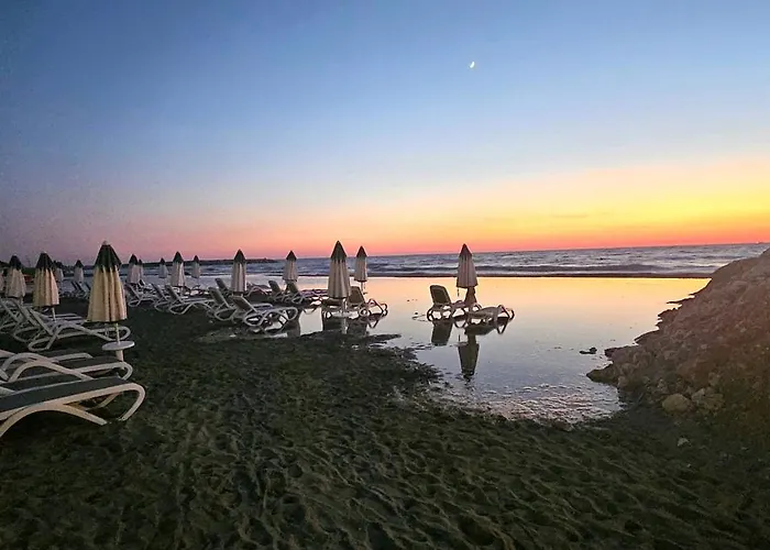 Seaside Escape - 50 M To Shore 2